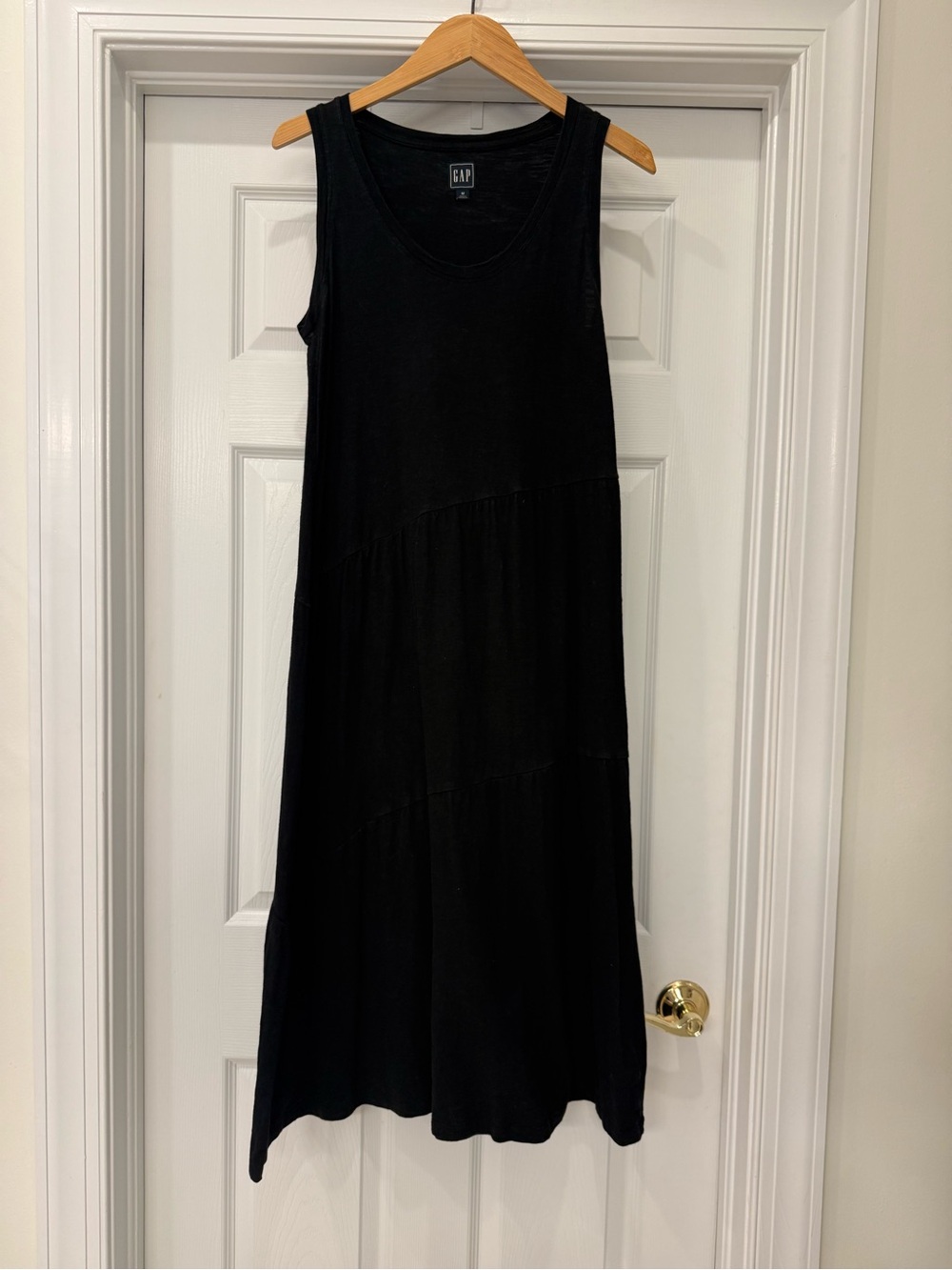 GAP Women’s Black Sleeveless Maxi Dress with Tiered Seams